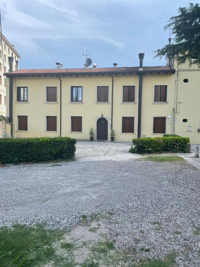Appartamento A Verona E Parcheggio Nella Proprieta Ngoại thất bức ảnh