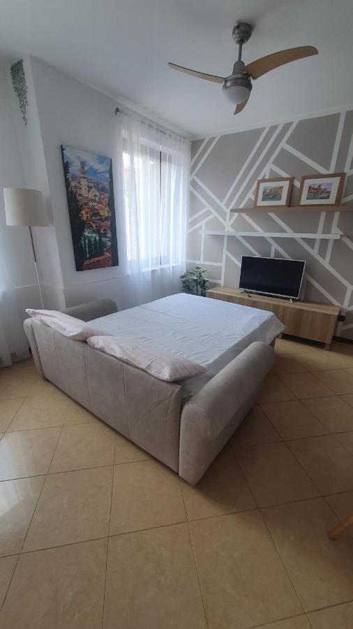 Appartamento A Verona E Parcheggio Nella Proprieta Ngoại thất bức ảnh